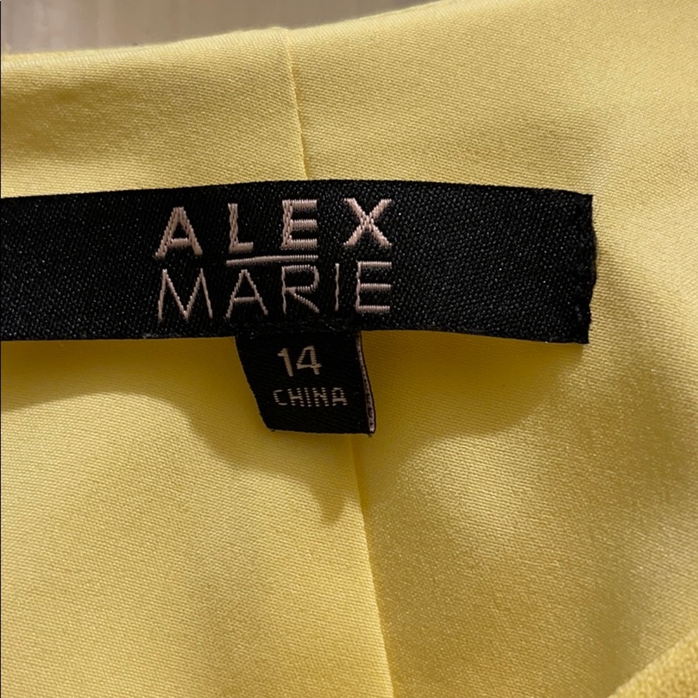 Dress - Picture 3 of 3